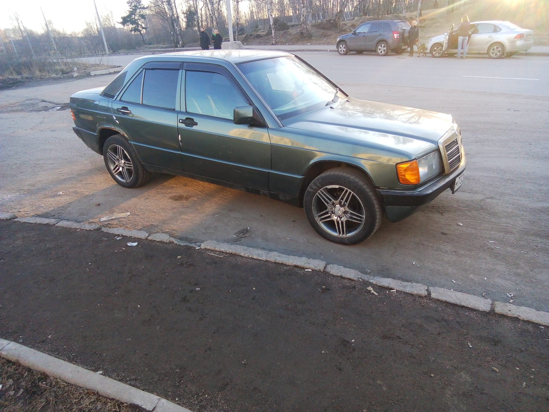 Как поменять опору амортизатора — Mercedes-Benz 190 (W201), 2 л, 1984 ...