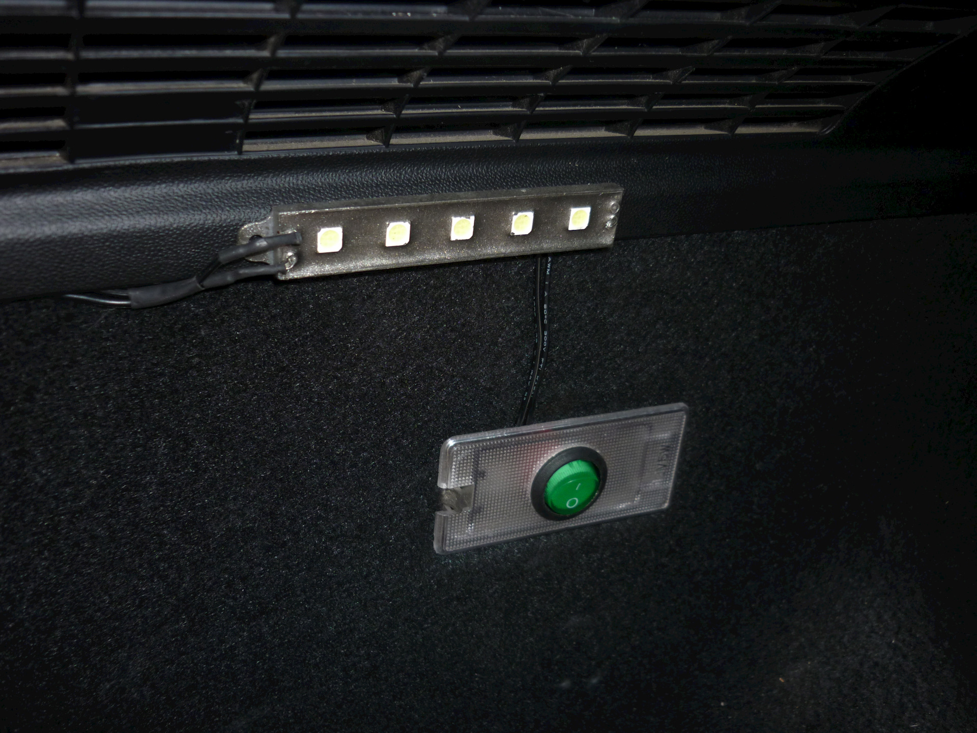 Подсветка багажника ваз. Освещение багажника ВАЗ 2104. Подсветка багажника ВАЗ 2104. Подсветка в багажник ВАЗ 14. Не работает освещение багажника ВАЗ 2104.