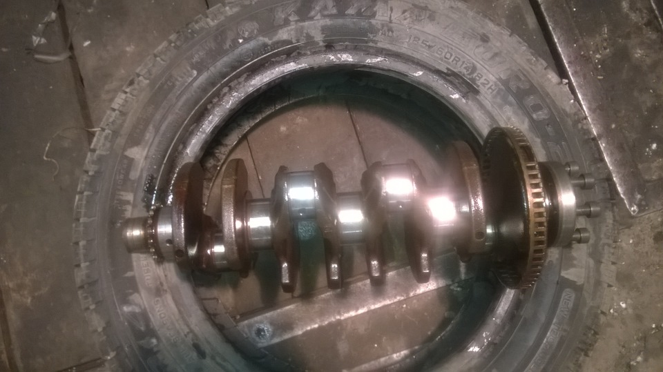 замена коренных и шатунных вкладышей (2 этап) — Volkswagen Golf Mk4, 1 ...