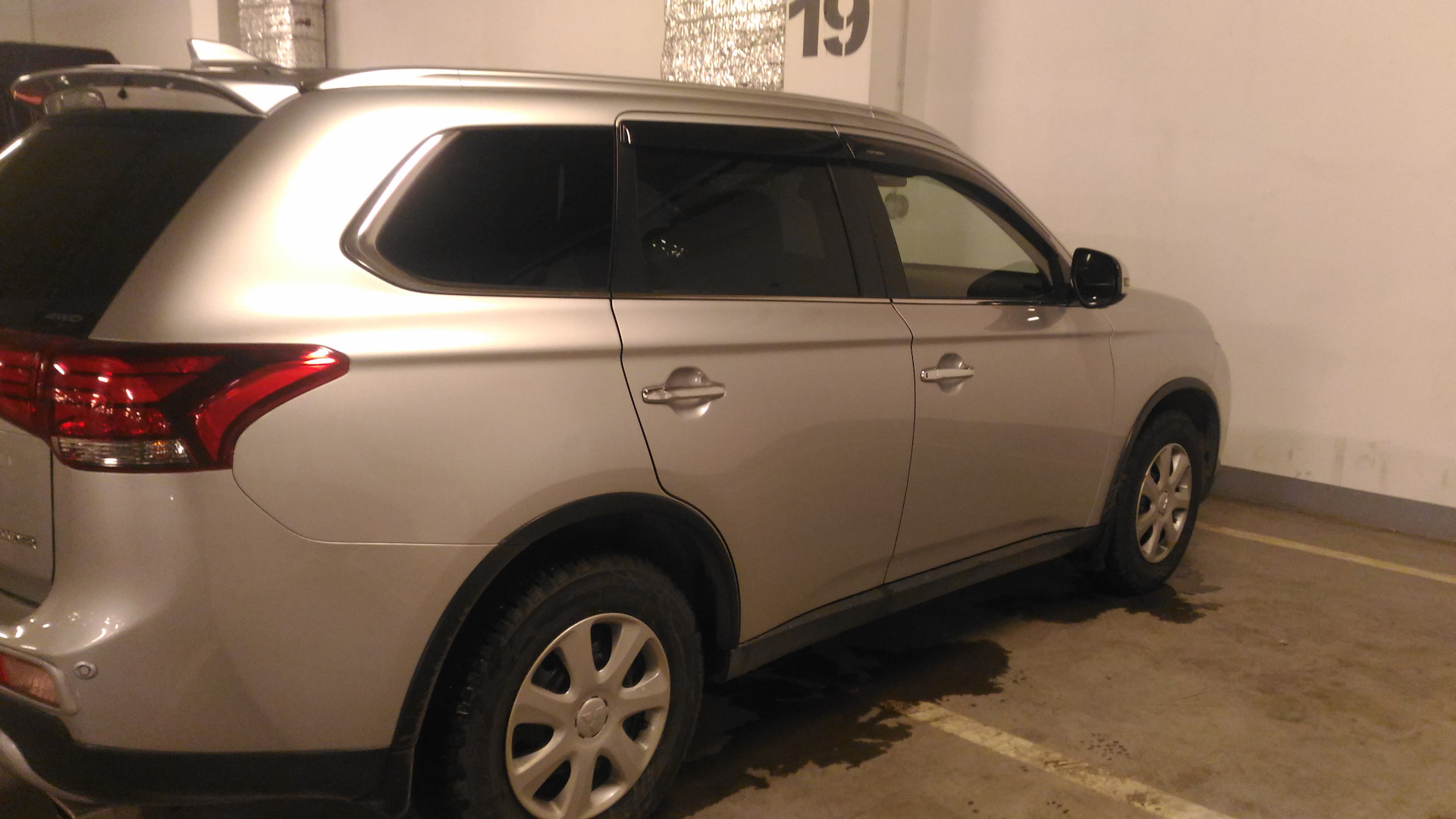 mitsubishi outlander 3 спойлер