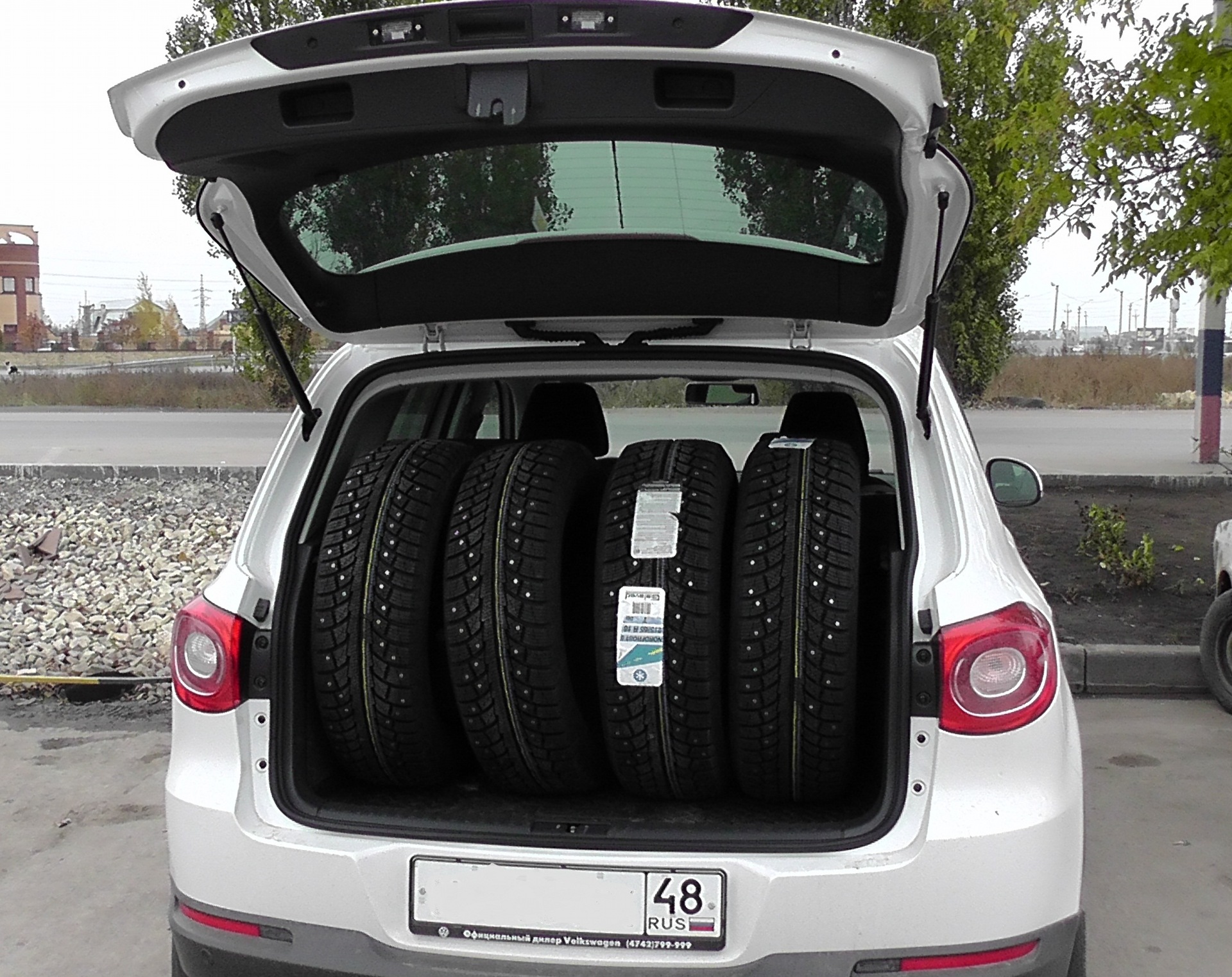 К зиме готовы! Шины куплены! — Volkswagen Tiguan (1G), 2 л., 2011 года ...