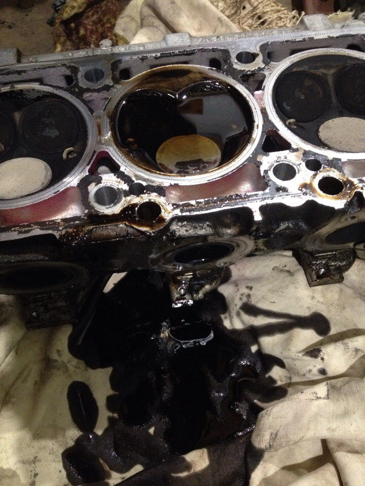 вскрытие 112 мотора, причина-падение компрессии в 5 цилиндре до 6 ...