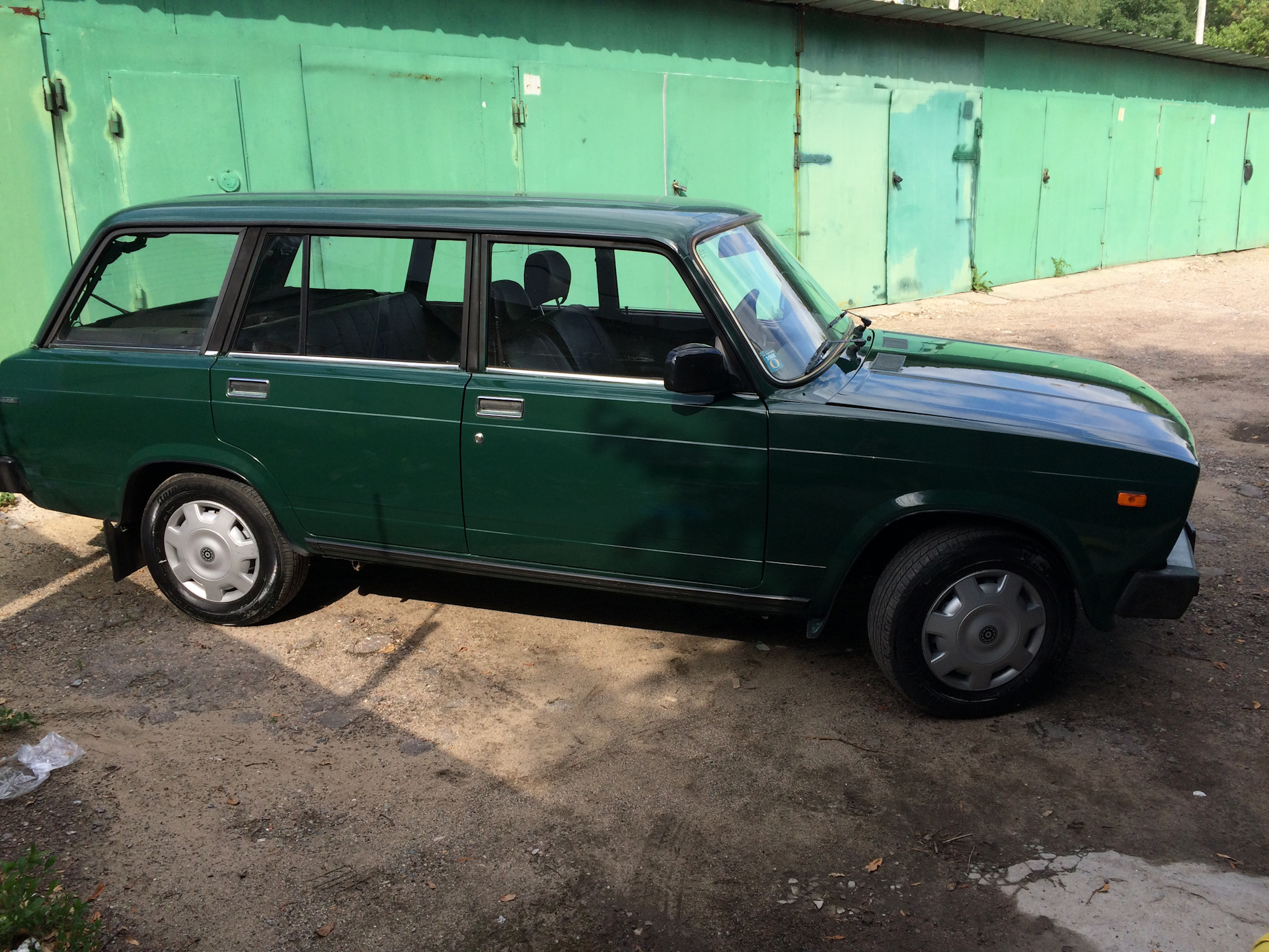 Приехала на жигулях. ВАЗ 21043. ВАЗ (Lada) 21043. Лада 21043 Фабула. Лада 21043 авокадо.