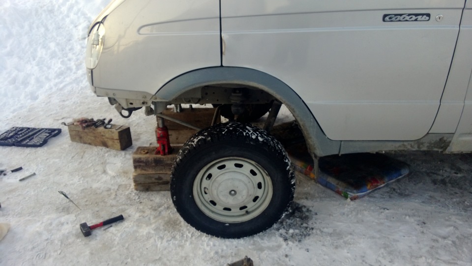 Замена сайленблоков (втулок) на передних рессорах — ГАЗ Соболь, 2,7 л ...