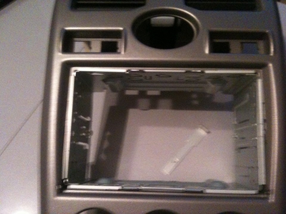 Инстал магнитофона:) — Lada Приора хэтчбек, 1,6 л, 2013 года | автозвук ...