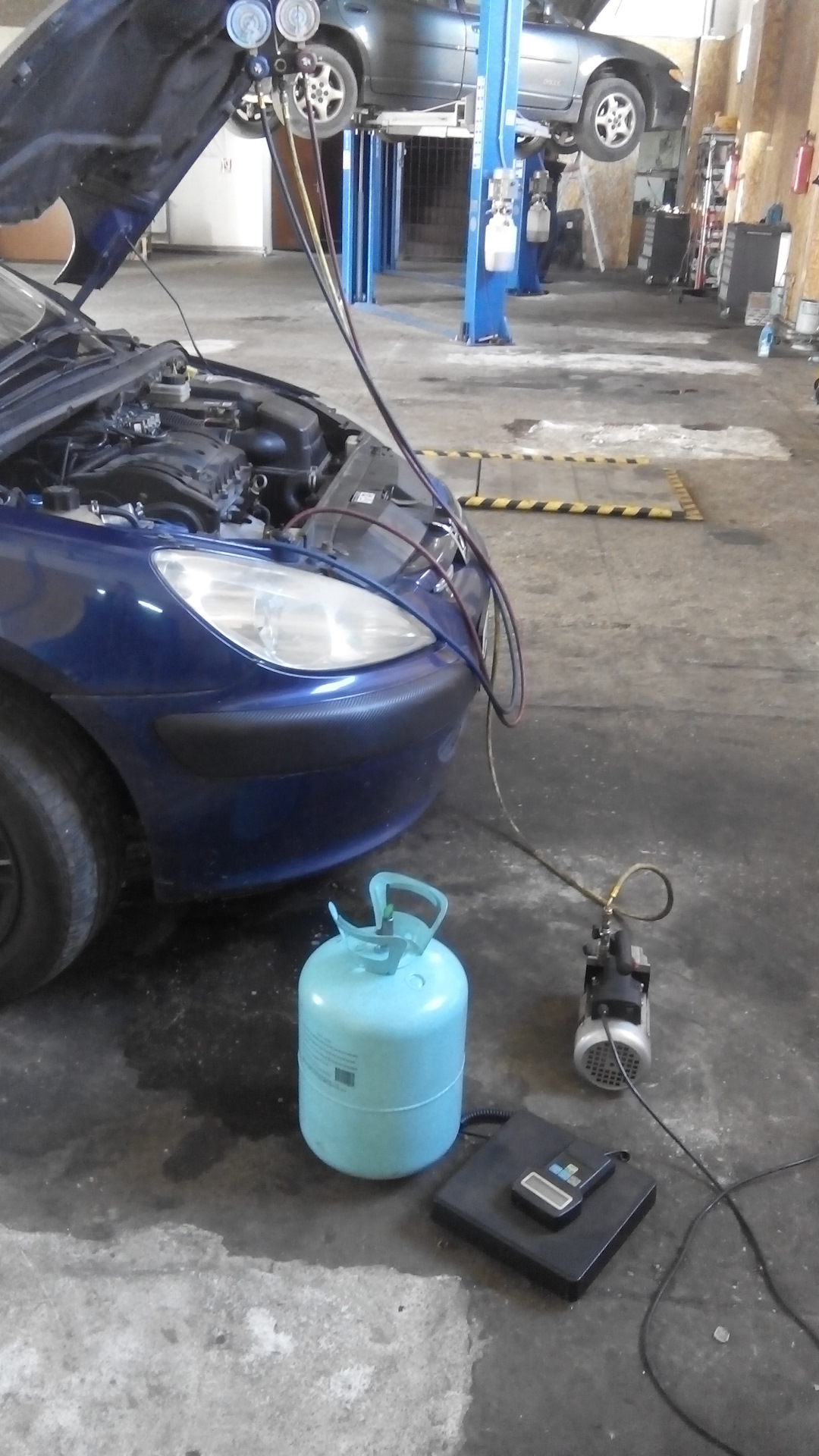 Заправка фреоном пежо 107. Краны заправки кондиционера пежо 607. Фреон пежо 407. Какой фреон в пежо 107. Фреон пежо 407.