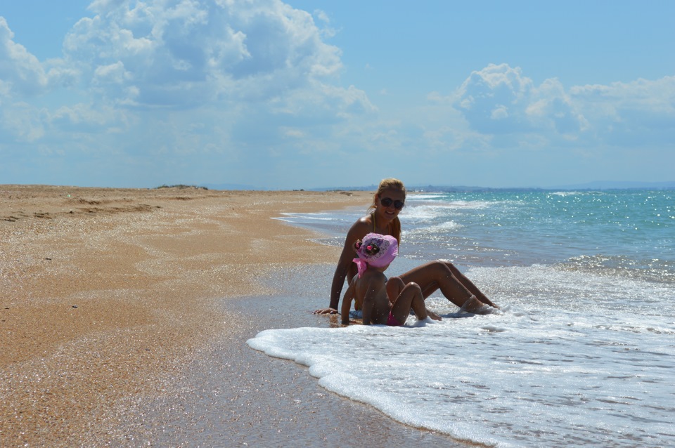 Фото девушки на пляже диком россия