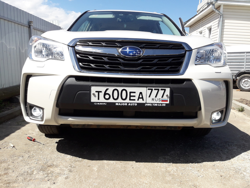 Замена лампочек в ходовых огнях — Subaru Forester (SJ), 2,5 л, 2014 ...