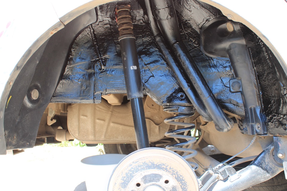 Антикор + шумка арок снаружи — Renault Sandero Stepway (1G), 1,6 л ...