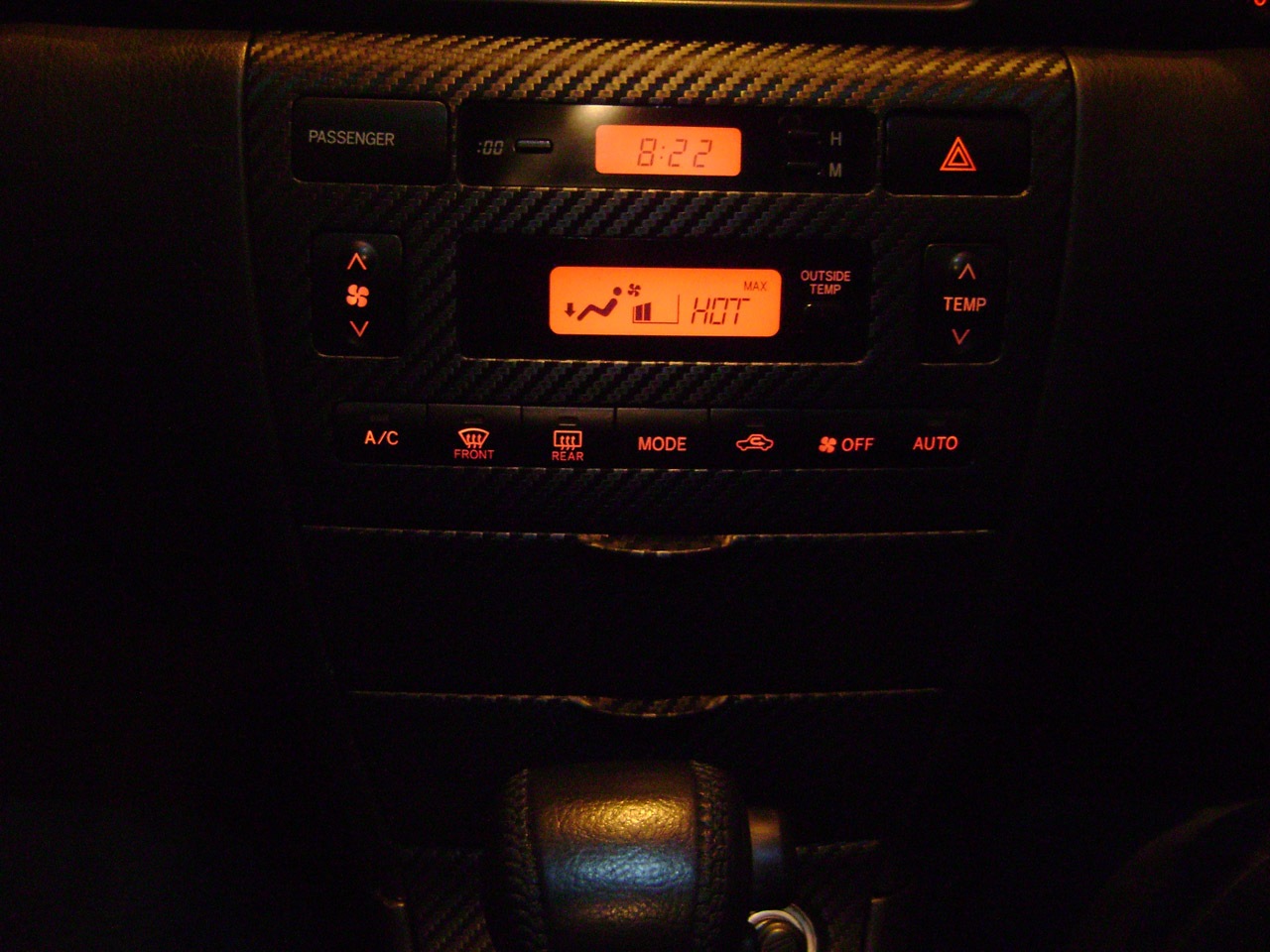 Put the panel in order - Toyota Corolla Runx 18 L 2001
