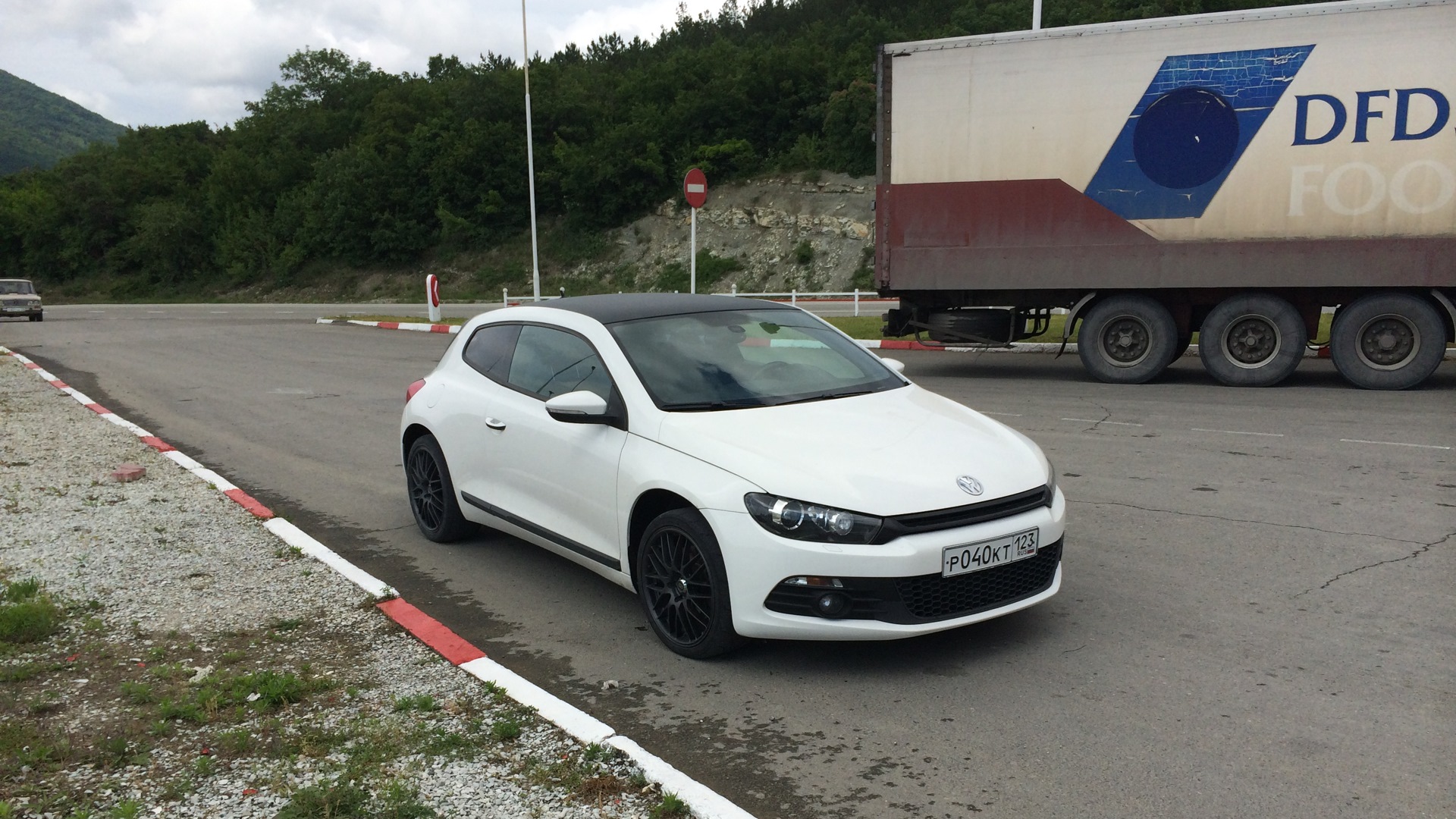 Volkswagen Scirocco (3G) 2.0 бензиновый 2009 | 