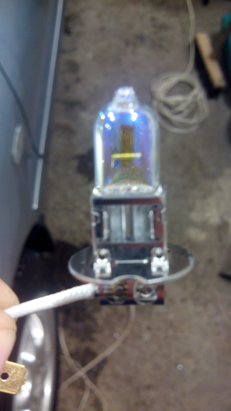 заменил лампочки в туманках — Mitsubishi Lancer IX, 1,6 л, 2005 года ...