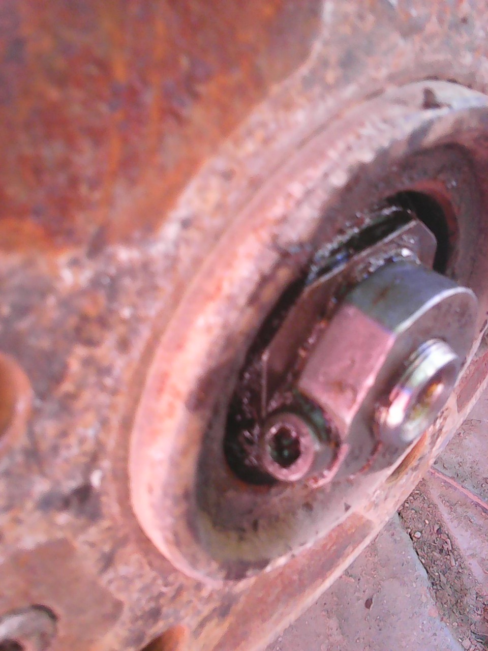 подтянул подшипник передней ступицы — Mercedes-Benz Sprinter (1G), 2,5 ...