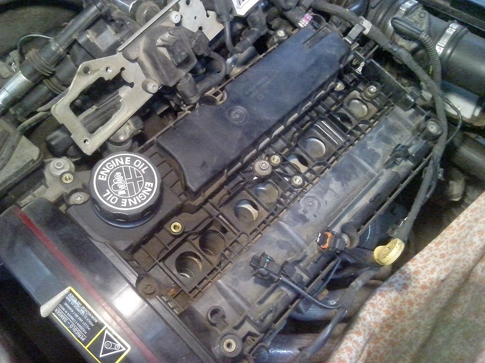 Замена свечей и продувка форсунок — Alfa Romeo 156, 2 л, 2002 года ...