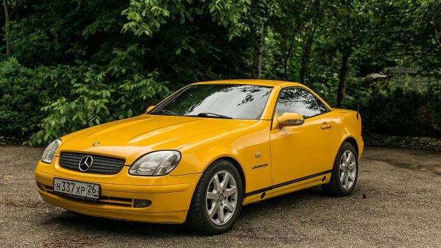 Mercedes Benz SLK Р¶РµР»С‚С‹Р№