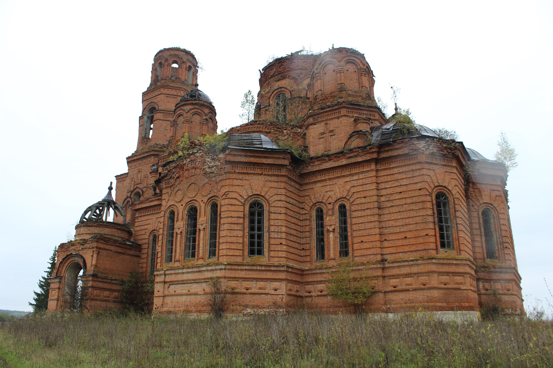 Старый храм села Городище Оренбургская область