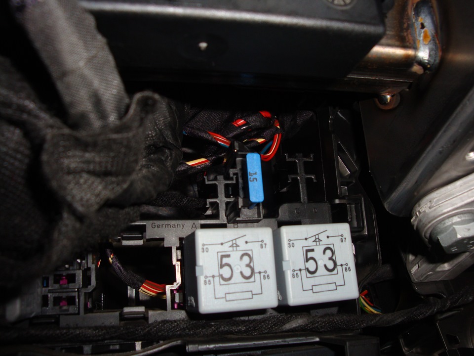 установлена колодка и предохранитель — Volkswagen Passat B6