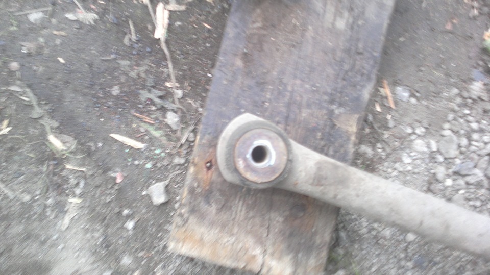 Замена задних амортизаторов и резинок на реактивных тягах — LADA 2101 ...