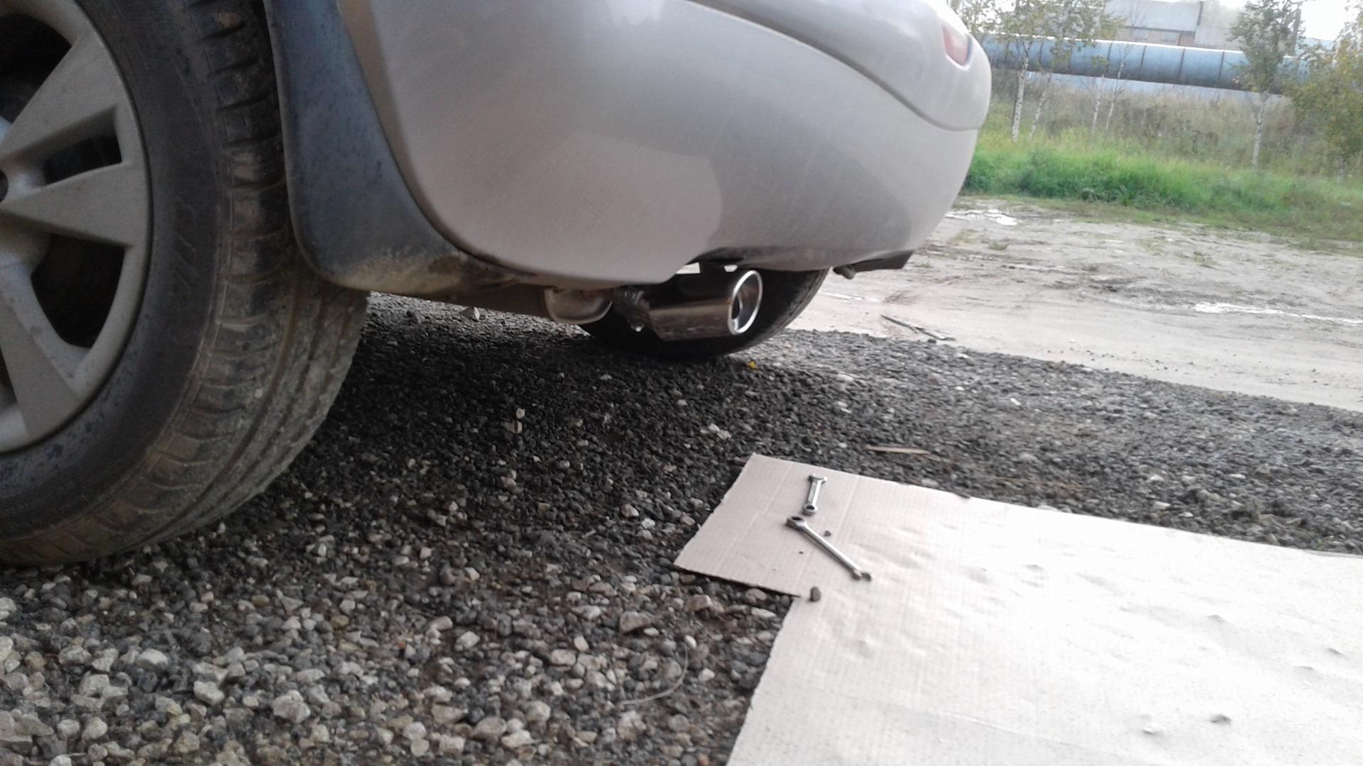 Насадка на глушитель — Nissan Note (1G), 1,6 л, 2010 года | аксессуары ...