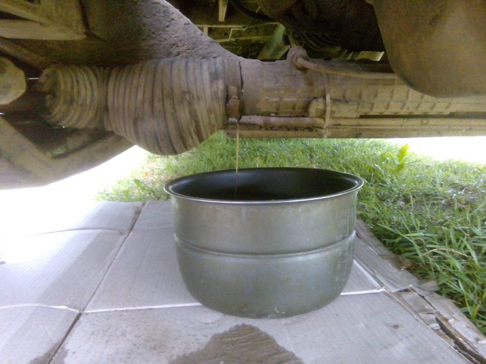 корпус термостата и течь рулевой рейки — Ford Transit (4G), 2,5 л, 1992 ...