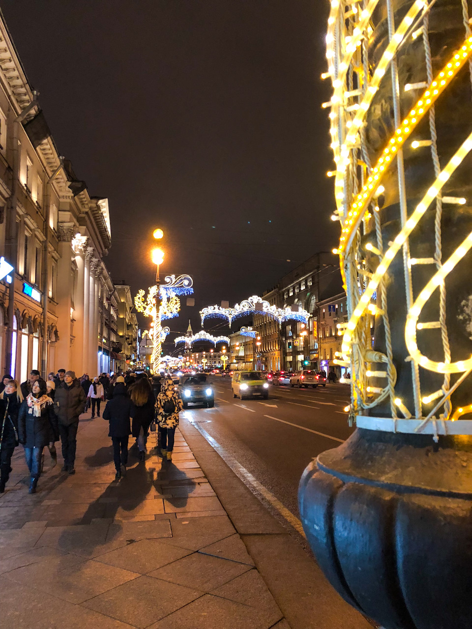 ночной невский проспект в санкт петербурге