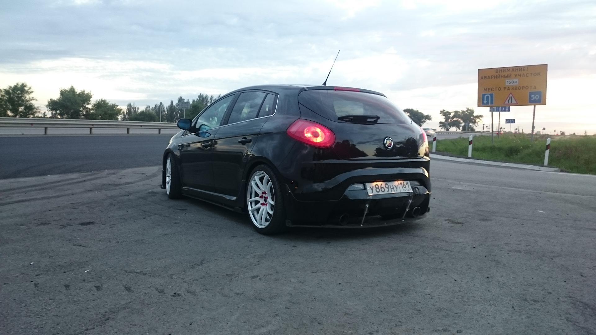 Bravo 2. Fiat Bravo 2 обвес. Фиат Браво 2 занижение. Фиат Браво 2008 Абарт. Fiat Bravo Abarth 2.4.