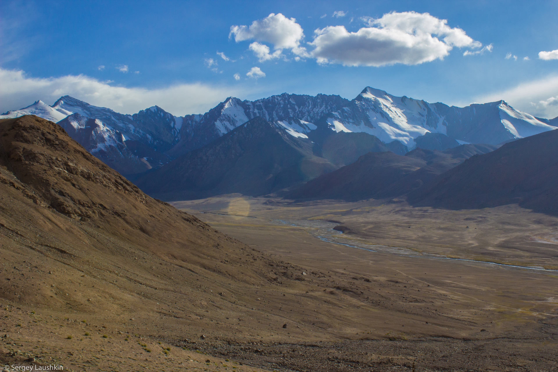 памир тянь. горы тянь шаня и памира фото. памир тоосу. перевал кызыл арт. гостиница памир тянь шань.
