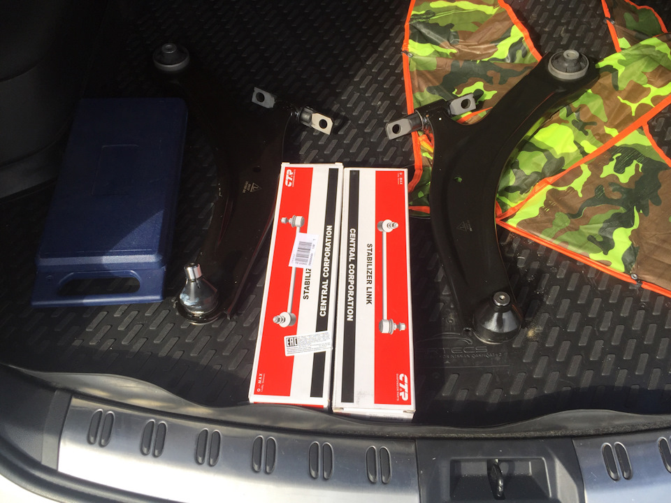 Замена рычагов и стоек стабилизатора — Nissan Qashqai+2, 2 л, 2013 года ...