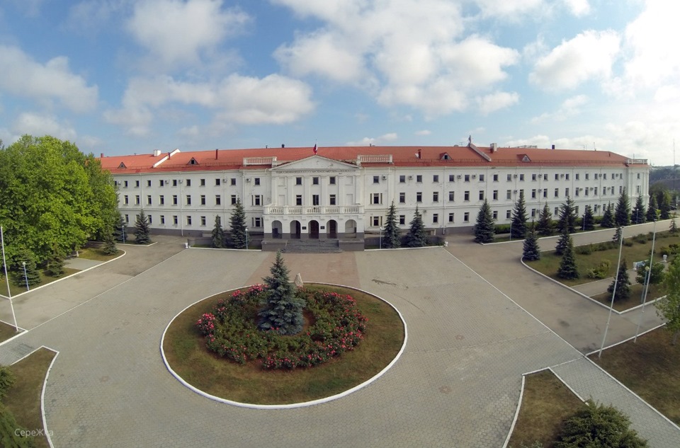 Мгу г севастополя. Филиал МГУ имени м.в.Ломоносова в городе Севастополе. МГУ Ломоносова филиал Севастополь. Филиал МГУ В Г. Севастополе. Здание МГУ Севастополь.