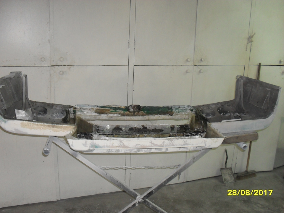 Бампер ( внутренняя сторона). — Самодельный микроавтобус ГЛОРИЯ, 3 л ...