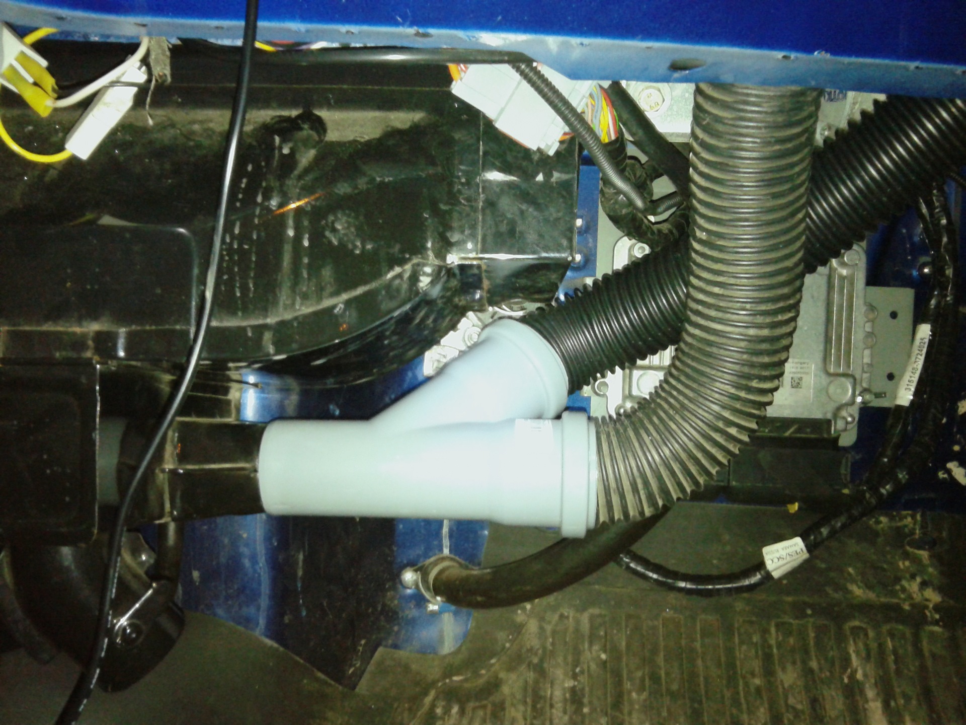 Воздуховод печки отопителя уаз 469. Обдув лобового уаз. Обдув лобового стекла уаз хантер. Отопитель салона уаз 469. Обдув лобового уаз.