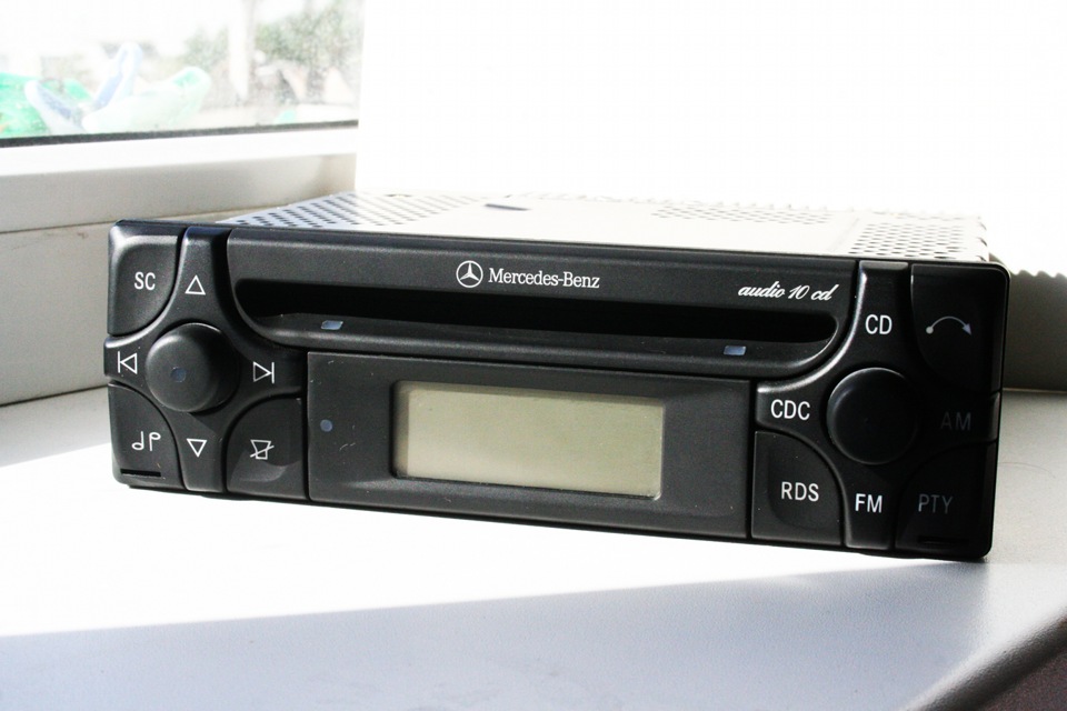 Автомагнитола Mercedes Audio 10 CD. Магнитола Мерседес Бенц оригинал. Магнитола Daewoo CD.