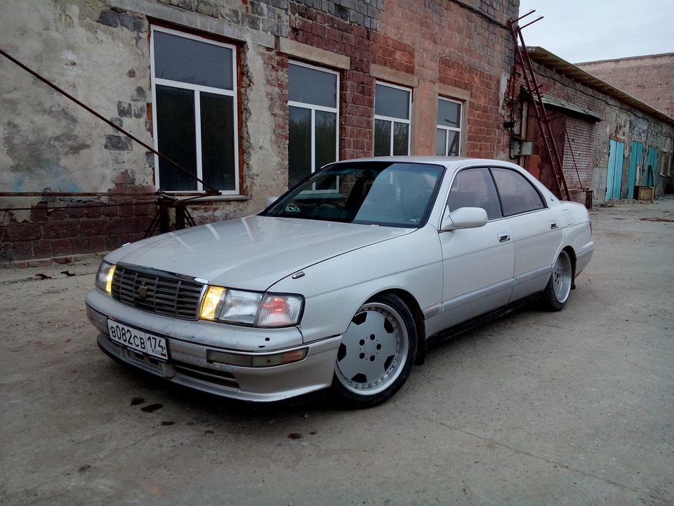 Toyota Crown s140