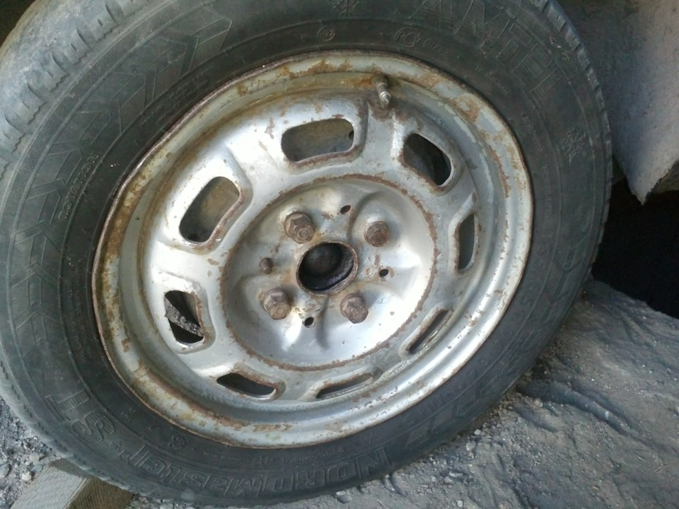 Покраска дисков и -2 витка на пружинах. — Москвич 2141, 1,7 л, 1991 ...