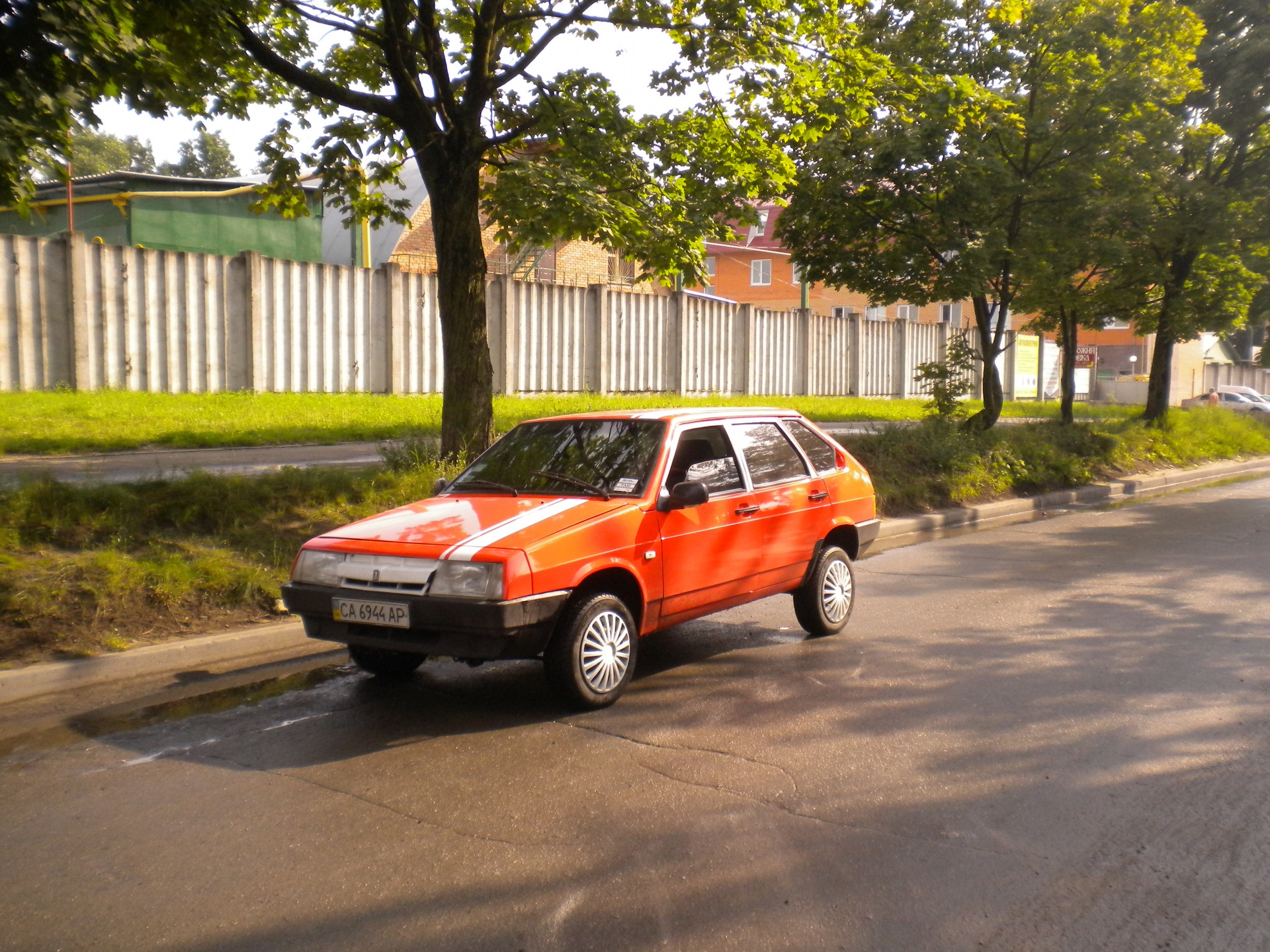 Яркая жизнь. Яркая машина. Яркое солнце. Яркая Я — Lada 2109, 1,5 л, 1988  года | фотография | DRIVE2