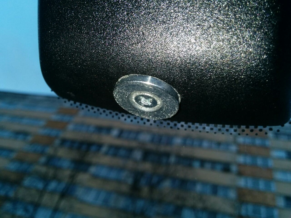 Магнит на крышке датчика света — Ford Focus Sedan II