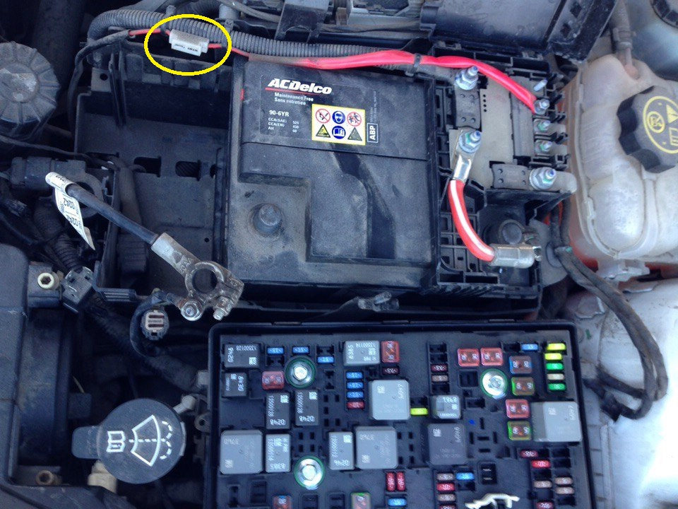 Вместо биксенона галогеновые лампы Osram, белые рамки номеров ...