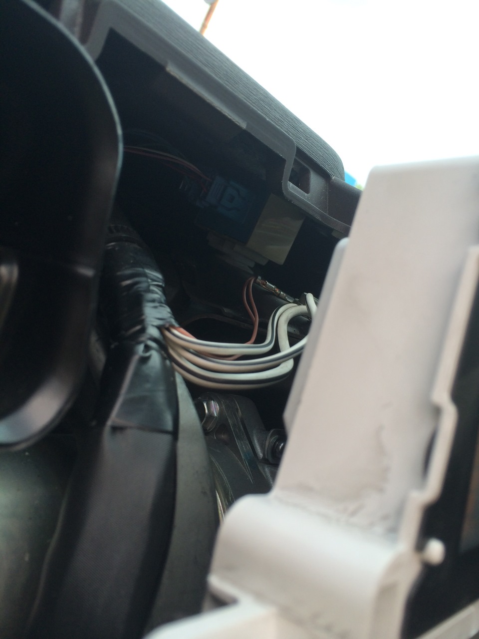 Поставил реле вежливых поворотников — Toyota iQ, 1,3 л, 2011 года ...