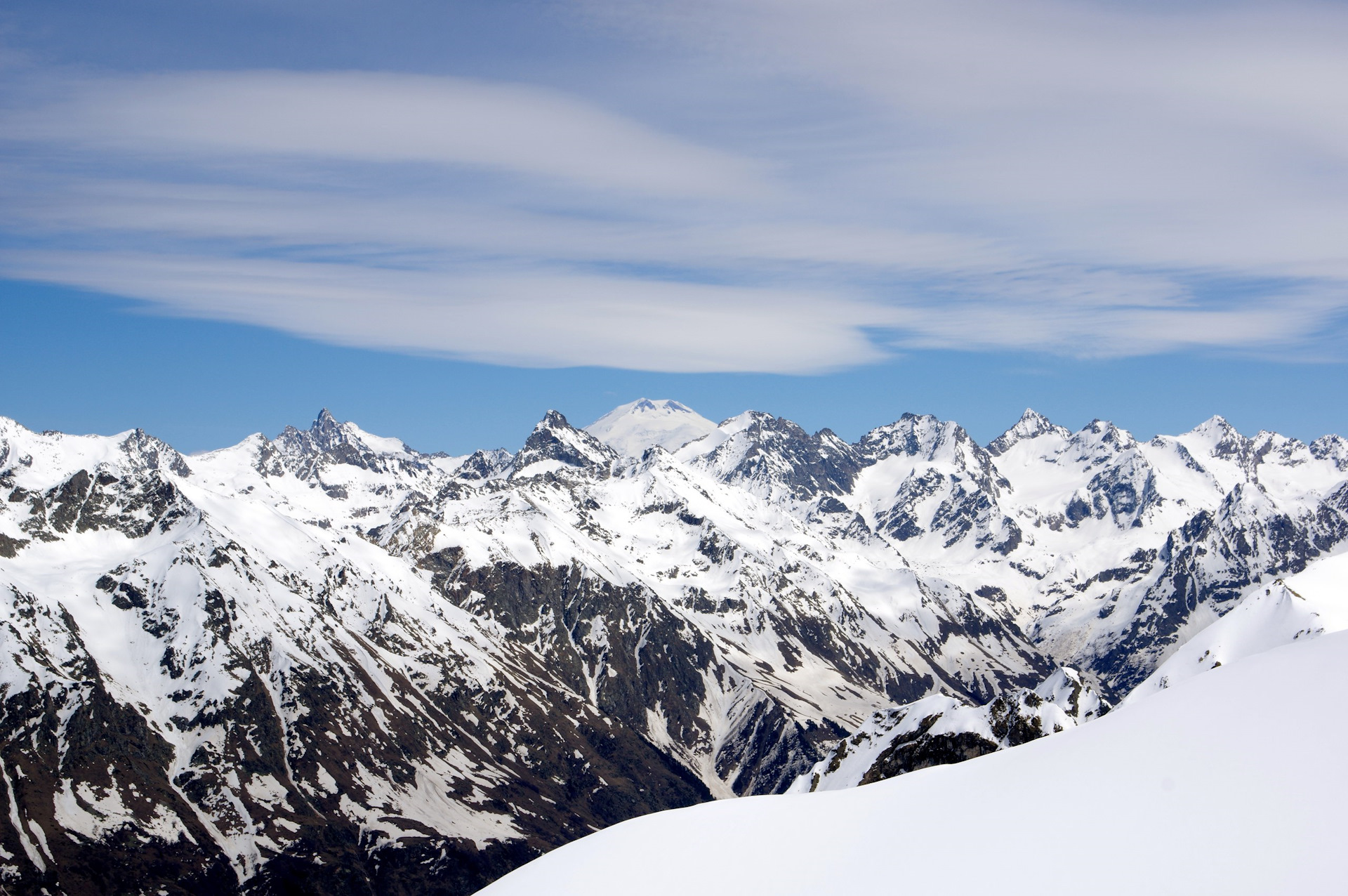 Гора мусса ачитара домбай фото. Горы домбая названия. Горы домбая названия. Гора муса домбай. Вершины домбая с названиями.