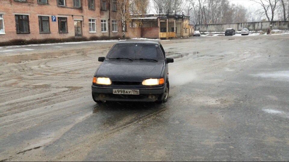 Снег. Пятнарь. Ручник…:D — Lada 2115, 1,5 л, 2003 года | покатушки | DRIVE2