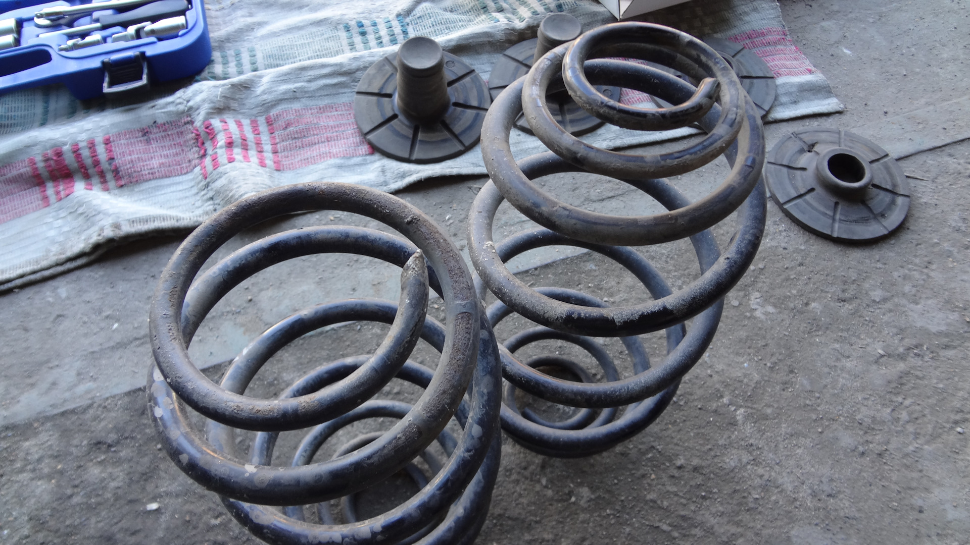 #Замена пружин задней подвески. — Opel Astra H, 1,3 л, 2007 года ...