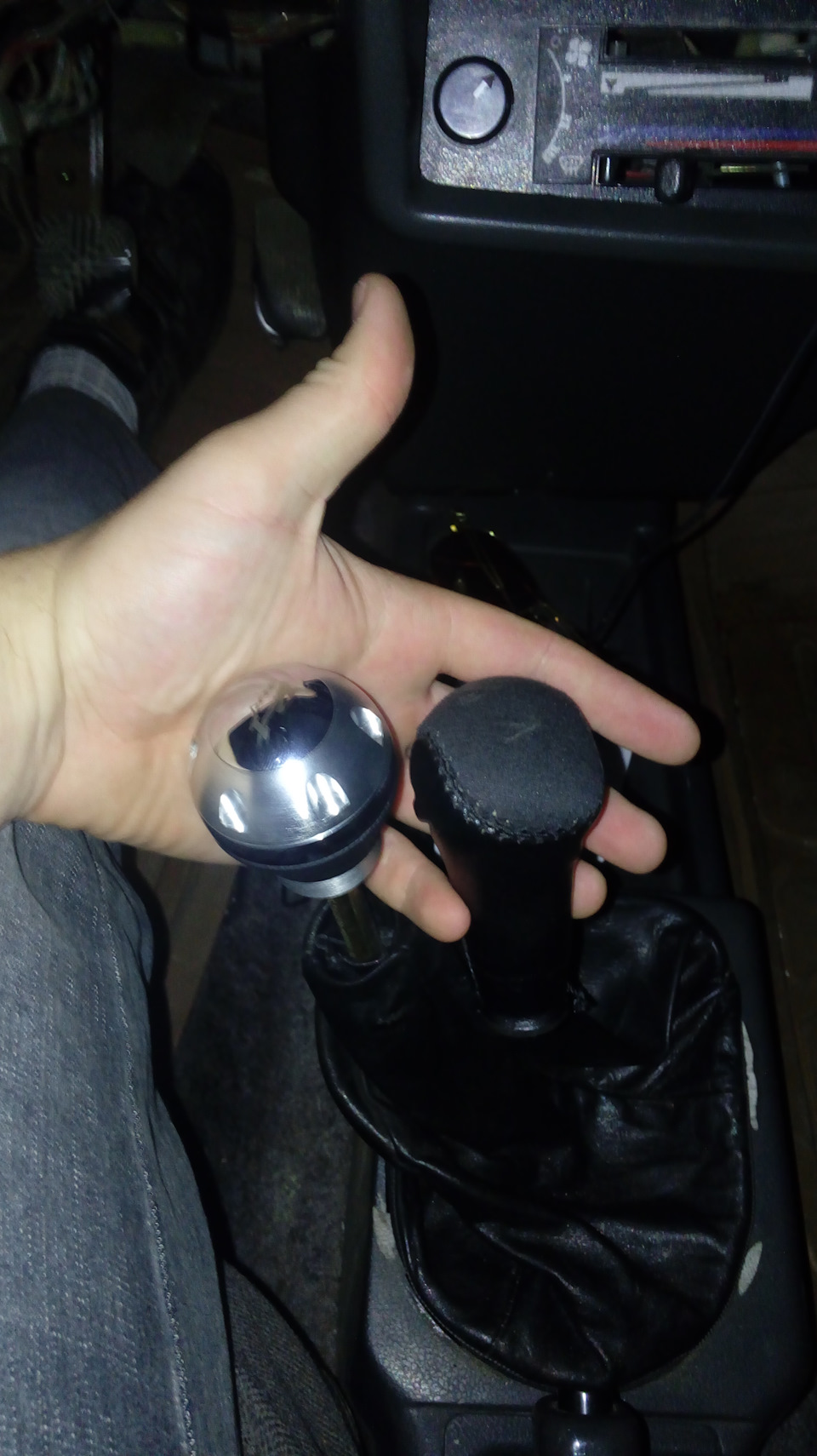 Кипим, спускает колесо, глючит проводка, отваливается пластик, вибрации ...