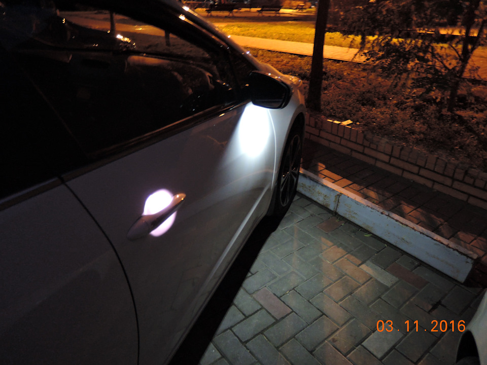 Обращение по гарантии для замены желтой подсветки в ручке правой двери ...