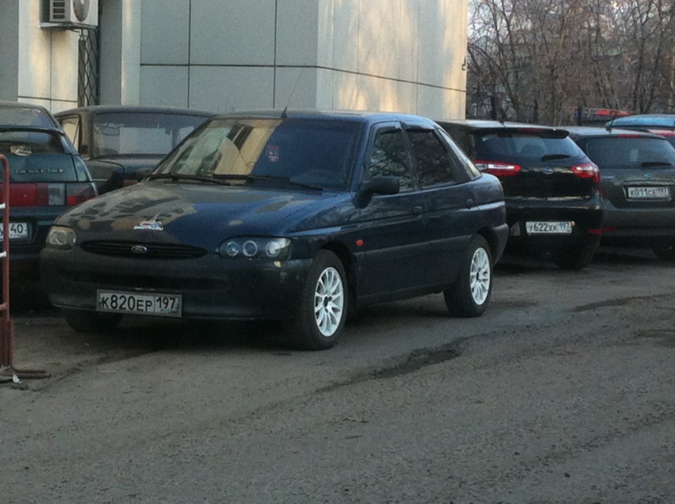 Литые диски покраска финал — Ford Escort Mk6, 1,3 л, 1996 года ...