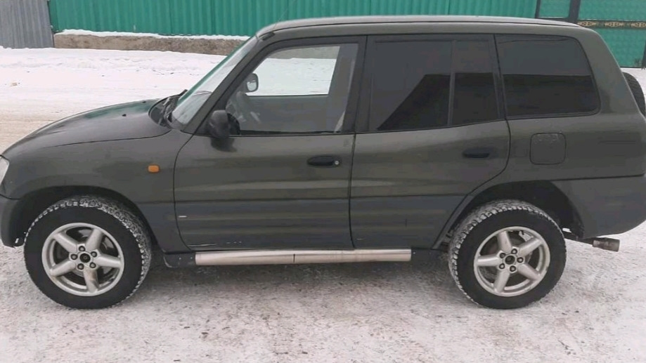 Toyota Rav4 (i) 2.0 бензиновый 1997 