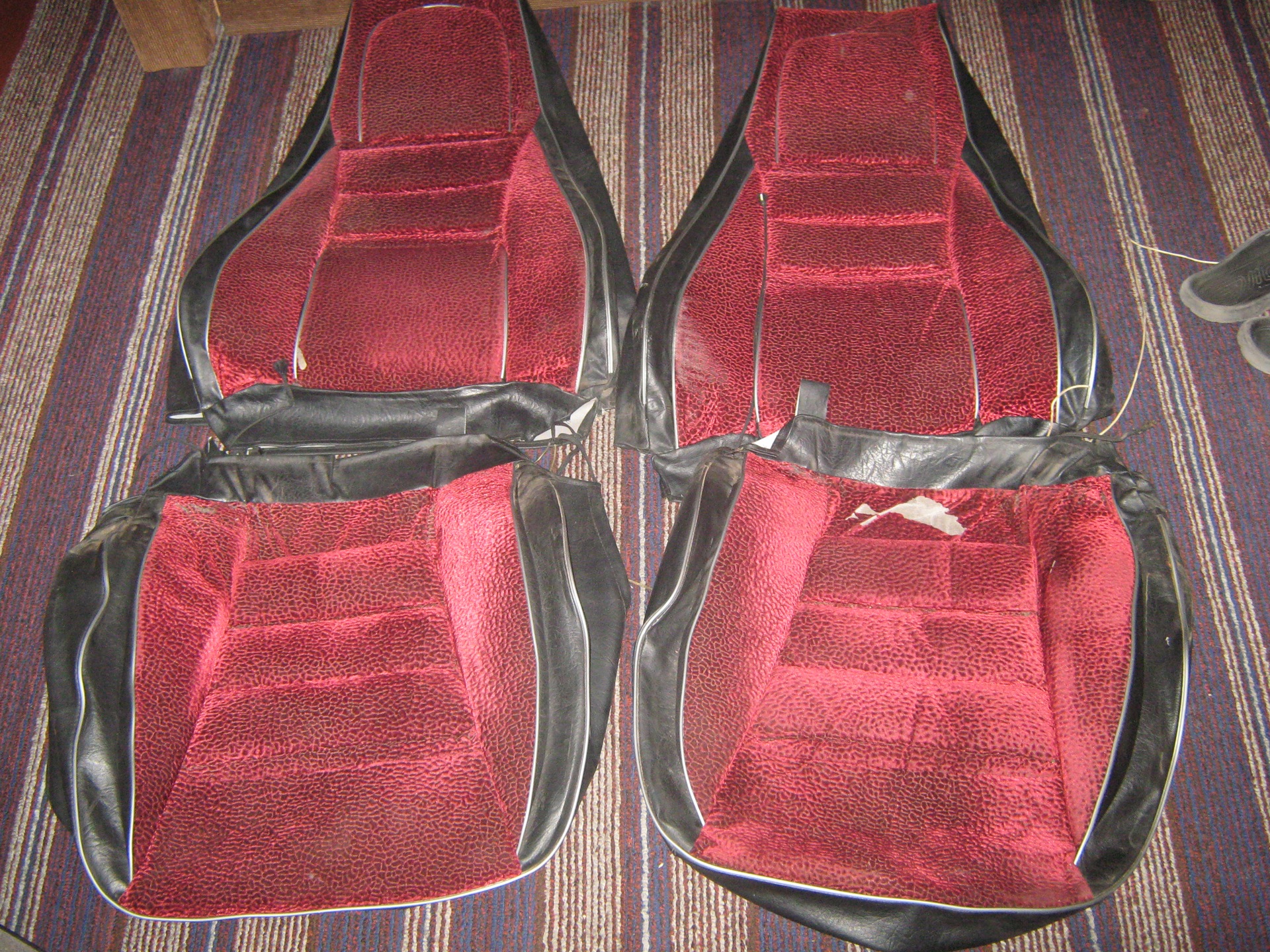 Накидки ваз 2107. Чехлы на ВАЗ 2107. Чехлы на сиденья ВАЗ 2106. Красные сидения ВАЗ 2106. Чехлы ВАЗ 2107 велюр.