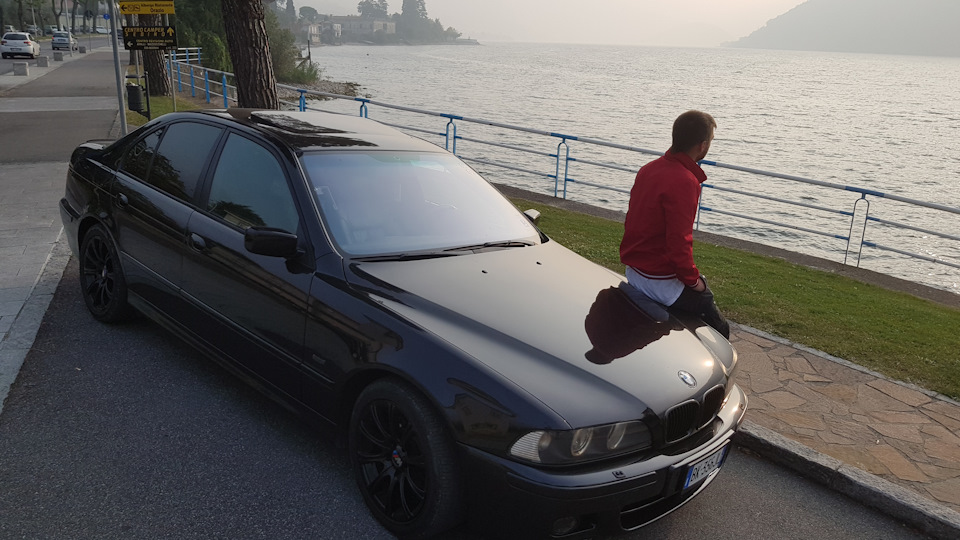 Bmw 5 Series Black Cosmos Drive2