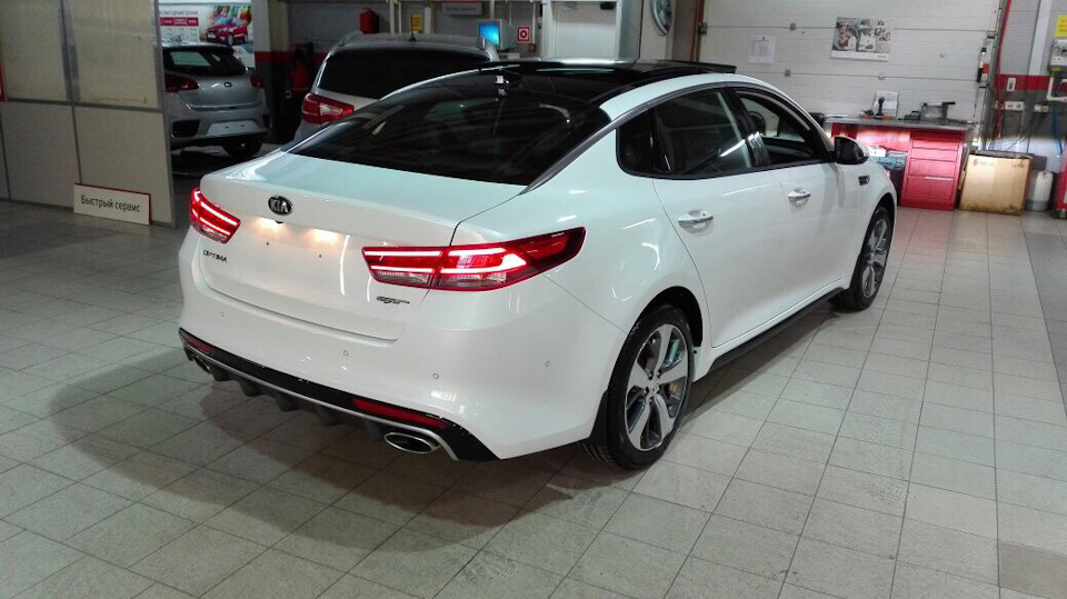 Kia Optima k5 gt белая