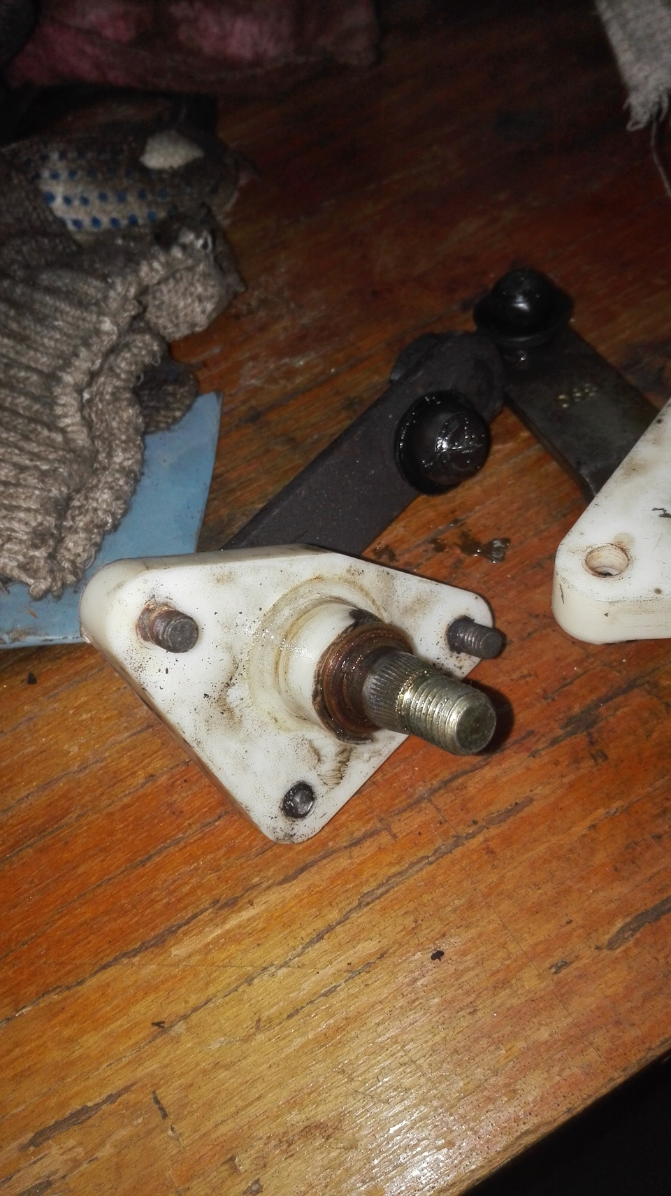 шарниры дворников от 10 примеры — Nissan Primera (P11), 1,6 л, 1998 ...