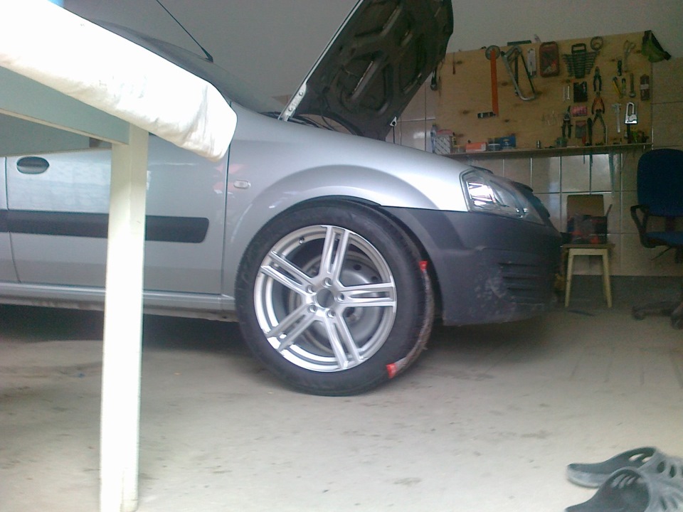 8ая Студия.Музыка в авто… — Lada Ларгус, 1,6 л., 2013 года | автозвук ...